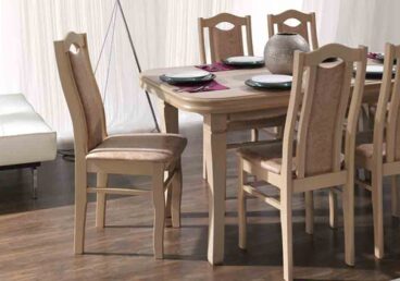 Drewniane krzesło tapicerowane
