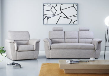 ANADI III to stylowa sofa, trzyosobowa z funkcją spanioa i pojemnikiem na pościel. Regulowane zagłówki co do wysokości oparć stanowią komfort wypoczynku.